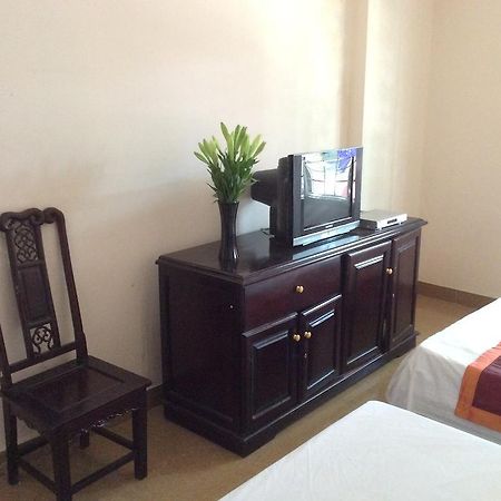 Phuong Dong Hotel Hanoi Bagian luar foto