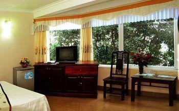 Phuong Dong Hotel Hanoi Bagian luar foto